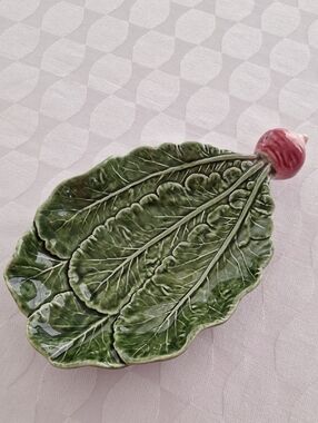 Olfaire Leaf-Shaped Ceramic Serving Dish in Green with Pink Stem.